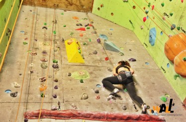 Personal Μάθημα Αναρρίχησης με Εκπαιδευτή 60' & δυνατότητα για Slack Line (ιμάντας ισορροπίας) ή Αθλητικό Τραμπολίνο 20'! Έλα σε έναν Αθλητικό Πολυχώρο με τη μεγαλύτερη αναρριχητική πίστα της Αθήνας, στην Παλλήνη! Personal Μάθημα Αναρρίχησης με Εκπαιδευτή 60' & δυνατότητα για Slack Line (ιμάντας ισορροπίας) ή Αθλητικό Τραμπολίνο 20'! Έλα σε έναν Αθλητικό Πολυχώρο με τη μεγαλύτερη αναρριχητική πίστα της Αθήνας, στην Παλλήνη!