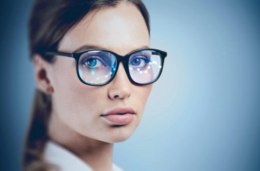 Οργανικοί Φακοί Digital Γυαλιών Οράσεως Hoya Vision με αντανακλαστικές ιδιότητες και με Blue Control & Σκελετός Γυαλιών Οράσεως & Δωρεάν Οπτομετρικός Έλεγχος, σε Κέντρο & Ευκαρπία! Οργανικοί Φακοί Digital Γυαλιών Οράσεως Hoya Vision με αντανακλαστικές ιδιότητες και με Blue Control & Σκελετός Γυαλιών Οράσεως & Δωρεάν Οπτομετρικός Έλεγχος, σε Κέντρο & Ευκαρπία!