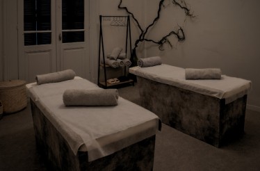 Εμπειρία Αναζωογόνησης 2 Ατόμων σε Prive Διπλή Καμπίνα, με Full Body Massage επιλογής (55') από Physios, με δυνατότητα συνδυασμού με Βεντούζες ή Ζεστά Πουγκιά & Prive Χρήση της Icy Hot Area (Hammam, Παγόλουτρα), στην Αριστοτέλους! Εμπειρία Αναζωογόνησης 2 Ατόμων σε Prive Διπλή Καμπίνα, με Full Body Massage επιλογής (55') από Physios, με δυνατότητα συνδυασμού με Βεντούζες ή Ζεστά Πουγκιά & Prive Χρήση της Icy Hot Area (Hammam, Παγόλουτρα), στην Αριστοτέλους!