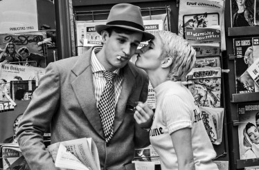 5€ από 7€ για Είσοδο 1 Ατόμου στην Ταινία «Nouvelle Vague», το φιλμ του Ρίτσαρντ Λινκλέιτερ για τη δημιουργία της εμβληματικής ταινίας «Με Κομμένη την Ανάσα» του Ζαν-Λικ Γκοντάρ! 5€ από 7€ για Είσοδο 1 Ατόμου στην Ταινία «Nouvelle Vague», το φιλμ του Ρίτσαρντ Λινκλέιτερ για τη δημιουργία της εμβληματικής ταινίας «Με Κομμένη την Ανάσα» του Ζαν-Λικ Γκοντάρ!