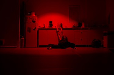Θεατρική Παράσταση «ON»! Ένα συμπυκωμένο one woman show για το κενό και την ύπαρξη, με υλικά το σώμα, τον λόγο, το τραγούδι και τον ήχο, στο Θέατρο Αμαλία, στις 4 & 11 Νοεμβρίου! Θεατρική Παράσταση «ON»! Ένα συμπυκωμένο one woman show για το κενό και την ύπαρξη, με υλικά το σώμα, τον λόγο, το τραγούδι και τον ήχο, στο Θέατρο Αμαλία, στις 4 & 11 Νοεμβρίου!
