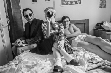 Από 3,5€ για Είσοδο 1 Ατόμου στην Ταινία «Nouvelle Vague», το φιλμ του Ρίτσαρντ Λινκλέιτερ για τη δημιουργία της εμβληματικής ταινίας «Με Κομμένη την Ανάσα» του Ζαν-Λικ Γκοντάρ! Από 3,5€ για Είσοδο 1 Ατόμου στην Ταινία «Nouvelle Vague», το φιλμ του Ρίτσαρντ Λινκλέιτερ για τη δημιουργία της εμβληματικής ταινίας «Με Κομμένη την Ανάσα» του Ζαν-Λικ Γκοντάρ!