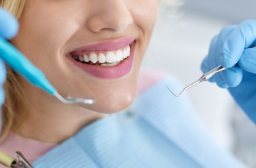 Πλήρης Οδοντιατρικός Έλεγχος, με Καθαρισμό Δοντιών & Θεραπεία Χρόνιας Γενικευμένης Ουλίτιδας ή Φθορίωση για Παιδιά, σε ένα σύγχρονο Οδοντιατρικό Κέντρο στο Περιστέρι!