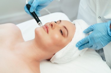 Ολοκληρωμένη Θεραπεία Αντιγήρανσης, με Δερμοαπόξεση, Οξυγονοθεραπεία, Φωτοθεραπεία, ﻿Ραδιοσυχνότητες & Υπέρηχους﻿, στο Παγκράτι!