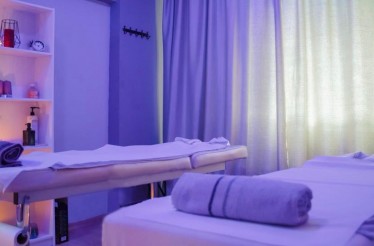 Εμπειρία Αναζωογόνησης για 2 Άτομα με Full Body Massage ή Σοκολατοθεραπεία, με Δυνατότητα για Θεραπεία Σώματος - Προσώπου & Υδρομασάζ με συνοδεία Φρουτοσαλάτας & Σαμπάνιας, στη Μητροπόλεως!