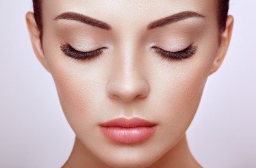 Lash Lift, Βαφή Βλεφαρίδων ή Εφαρμογή Brow Lift - Lamination & Βαφή Φρυδιών, με Θεραπεία Κερατίνης & δυνατότητα συνδυασμού, στην περιοχή Αγίας Σοφίας!