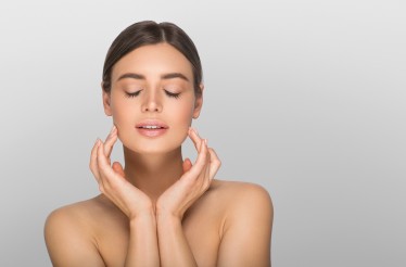 Μεσοθεραπεία Microneedling Nanopore σε όλο το Πρόσωπο & τον Λαιμό, για αντιμετώπιση των ρυτίδων, σφριγηλότητα & λάμψη, στην περιοχή Αγίας Σοφίας!