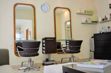 Ανδρικό Κούρεμα, Λούσιμο & Styling, για ανανέωση της εμφάνισής σου, στη Μητροπόλεως!