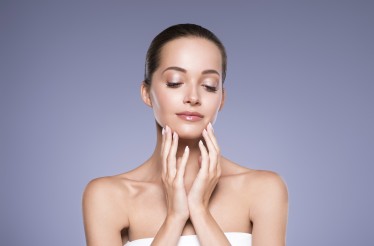 1 ή 5 Ενέσιμες Μεσοθεραπείες Προσώπου, με Βιταμίνες & Υαλουρονικό Οξύ, από Εξειδικευμένο Ιατρό, για Βαθιά Ενυδάτωση & Λείανση Ρυτίδων, στο Περιστέρι!