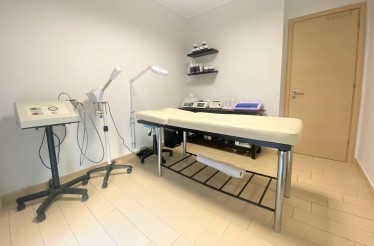 Ανανέωσε το Πρόσωπό σου τώρα! Express Καθαρισμός με Σπάτουλα Υπερήχων ή Βαθύς Καθαρισμός με τη Χρήση Ατμού για Πλήρη Εξαγωγή Σμήγματος, στη Σταυρούπολη!