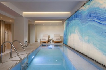 Απόλυτη Τελετουργία Αναζωογόνησης & Ευεξίας, με Full Body Massage με επιλογή ανάμεσα σε Relax, Deep Tissue, Exotic & δυνατότητα συνδυασμού με Θερμαινόμενη Πισίνα με Υδρομασάζ & Σάουνα, στο Κέντρο της Αθήνας!