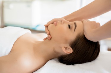 Απόδραση Ευεξίας για 1 Άτομο με Full Body Massage & επιλογή από Relax, Αθλητικό, Deep Tissue συνδυαστικά με Μασάζ Κεφαλής ή Ρεφλεξολογία, στο Μοσχάτο!