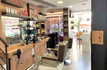 Ανδρικό Κούρεμα, Λούσιμο & Styling ﻿και δυνατότητα για Περιποίηση Γενειάδας με Κούρεμα & Ενυδάτωση, για να ανανεώσεις το στυλ σου, στην περιοχή Μαρτίου!