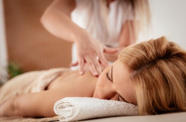Μηνιαία έως 6μηνη Συνδρομή με Full Body Massage (60') για 1 Άτομο, σε Prive Ατομική Καμπίνα, στον ολοκαίνουργιο ατμοσφαιρικό χώρο του «Let's Relax Massage», στο Κέντρο της Αθήνας!