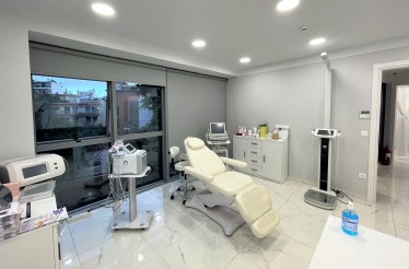 Αναίμακτη μη Επεμβατική (μη ενέσιμη) Microneedling Μεσοθεραπεία σε όλο το Πρόσωπο & τον Λαιμό, για φυσική ανάπλαση & μείωση ρυτίδων, στην περιοχή Ιπποκρατείου!