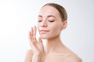 Βαθύς και Εξειδικευμένος στις δικές σου ανάγκες Καθαρισμός Προσώπου, για Αναζωογόνηση & Λάμψη της Επιδερμίδας, στην Καλαμαριά!