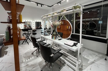 Lash Lift, Βαφή Βλεφαρίδων ή Εφαρμογή Brow Lift - Lamination & Βαφή Φρυδιών, με Θεραπεία Κερατίνης & δυνατότητα συνδυασμού, στον Κορυδαλλό!