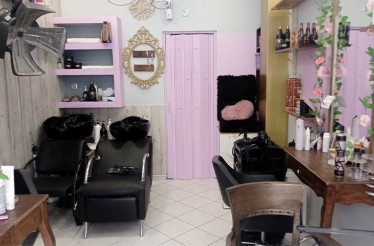 Iσιωτική Θεραπεία Μαλλιών με επιλογή ανάμεσα σε Express Θεραπεία, Μόνιμη Θεραπεία Κερατίνης, Μόνιμη Θεραπεία Queen Total Keratin & Μόνιμη Θεραπεία Queen Total Lisse Keratin, για Κοντά & Μακριά Μαλλιά, Φορμάρισμα & Λούσιμο, στην Καλαμαριά!