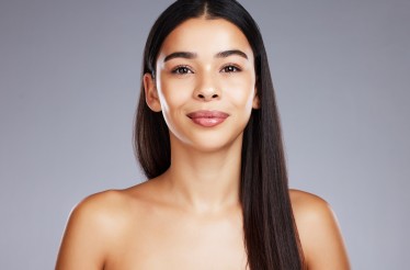 Ιατρικός Βαθύς Καθαρισμός Προσώπου, με δυνατότητα Εφαρμογής Φωτομάσκας, για Εξυγίανση & Ενυδάτωση της Επιδερμίδας του Προσώπου, στην Τσιμισκή!