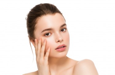 Βαθύς Καθαρισμός Προσώπου με Ατμό & δυνατότητα συνδυασμού με 1 Επαναστατική Θεραπεία Ενυδάτωσης, για λαμπερή και ανανεωμένη επιδερμίδα,﻿ στη Μητροπόλεως!