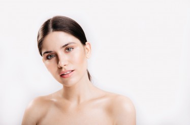 Συνεδρίες Δερμοαπόξεσης Προσώπου με Διαμάντι, για μείωση των ρυτίδων και βαθιά αναζωογόνηση, στον Πειραιά!