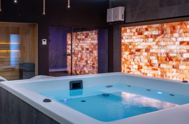 Πολυτελές Πακέτο Χαλάρωσης για 1 Άτομο διάρκειας 110', που περιλαμβάνει: Μασάζ της επιλογής σου (50'), Indian Head Massage (10'), Θεραπεία Προσώπου (30') & Body Scrub (20'), στην περιοχή Ντεπώ!