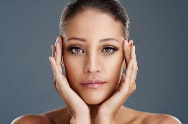 Χημικό Peeling, για λείανση ρυτίδων & σημαδιών & βελτίωση της υφής της επιδερμίδας, στον Πειραιά!