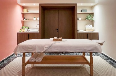 Full Body Massage 1 Ατόμου σε Prive Ατομική Σουίτα, με επιλογή από Relax, Αρωματοθεραπεία, Candle, Θεραπευτικό, Deep Tissue, Αθλητικό, Λεμφικό, Εγκυμοσύνης, Hot Stones, σε έναν ολοκαίνουργιο χώρο στην Πλατεία Αγίας Σοφίας!