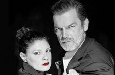 Θεατρική Παράσταση «Άγουρα Κεράσια»! Ο Μιχαήλ Άνθης μετατρέπει μια φαινομενικά ήσυχη οικογενειακή ζωή σε ένα σκοτεινό θρίλερ ενδοοικογενειακής βίας, στο Δημοτικό Ωδείο Λάρισας, τη Δευτέρα 1 Δεκεμβρίου!