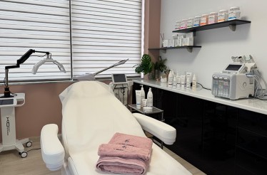 Συνεδρίες Hydrafacial - Υδροδερμοαπόξεσης 6 Σταδιών, για Λείανση των Ρυτίδων & Αντιοξειδωτική Προστασία, στο Κέντρο της Θεσσαλονίκης!