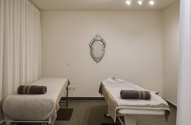 Απόδραση Αναζωογόνησης 2 Ατόμων σε ﻿Prive Διπλή Σουίτα, με Relax ή Θεραπευτικό Massage (60'), στην Καλαμαριά!