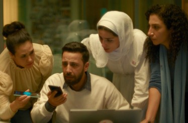 Από 5€ για Είσοδο 1 Ατόμου στην Ταινία «Η Φωνή της Χιντ Ρατζάμπ», μια σπαρακτική κινηματογραφική κραυγή μέσα από την αθωότητα ενός παιδιού, που μετατρέπει την τραγωδία σε καλλιτεχνική και ηθική υπενθύμιση!