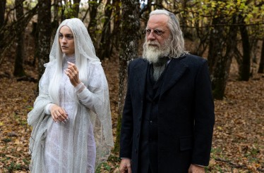 6€ από 8€ για Είσοδο 1 Ατόμου στην Ταινία «Τα Κάλαντα των Χριστουγέννων», μία ελληνική κινηματογραφική εκδοχή του αριστουργήματος του Καρόλου Ντίκενς, ﻿με ένα εντυπωσιακό καστ Ελλήνων ηθοποιών!