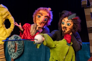 Παιδική Παράσταση Θεάτρου Κούκλας «Ρομπέν των Δασών, Η Αληθινή Ιστορία»! Μια πρωτότυπη διαδραστική παράσταση με συναρπαστική δράση και ζωντανή μουσική που ξεσηκώνει, στο Θέατρο Αμαλία, Κυριακή 23 Νοεμβρίου!