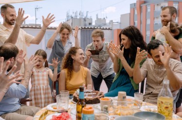 6€ από 8€ για Είσοδο 1 Ατόμου στην Ταινία «Σιωπηλή Αγάπη», ένα τρυφερό, ρεαλιστικό δράμα για την ανθρώπινη ανάγκη για αποδοχή, ακόμη κι όταν ο κόσμος γύρω μοιάζει να μην έχει φτιαχτεί για σένα!