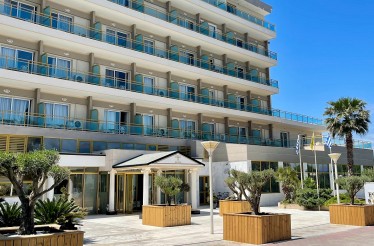 Πασχαλινό Εορταστικό Γεύμα (Μπουφές) με Απεριόριστη Κατανάλωση Φαγητού & Ποτού﻿, στο «Eona Beach Resort 5*», στην Αγία Τριάδα!