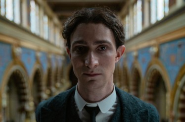 5€ για Είσοδο 1 Ατόμου στην Ταινία «Φραντς Κάφκα», το βιογραφικό φιλμ της Ανιέσκα Χόλαντ για μία από τις πιο εμβληματικές λογοτεχνικές μορφές του 20ου αιώνα!