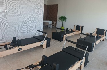 4 έως 24 Μαθήματα Pilates Reformer, για ευλυγισία, ενδυνάμωση και βελτίωση της στάσης του σώματος, στο Ελληνικό!