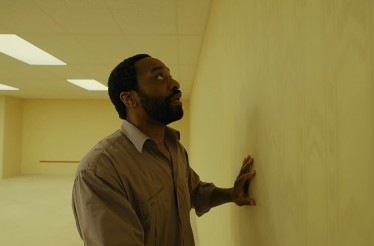 Από 5€ για Είσοδο 1 Ατόμου στην Ταινία «Backrooms», το πολυαναμενόμενο φιλμ τρόμου για τη Gen Z, βασισμένο στο viral φαινόμενο του διαδικτύου!