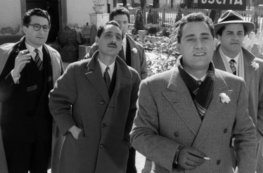 5€ από 7€ για Είσοδο 1 Ατόμου στην Ταινία «Οι Βιτελόνοι» ένα από τα σημαντικότερα πρώιμα έργα του Φεντερίκο Φελίνι, για μια παρέα νεαρών που αρνούνται να ενηλικιωθούν! | Πέμπτη 20/08 στις 22:15