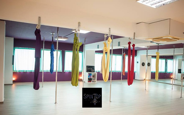Από 29€: 1 ή 2 Μήνες Μαθημάτων Pole Dancing και/ή Stretching | Κέντρο