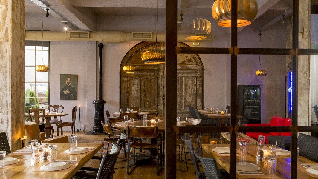 Brizola: Το Μεσαιωνικό Steakhouse στα Δυτικά που έκανε την Κρεατοφαγία μία Gourmet Ιεροτελεστία! 
